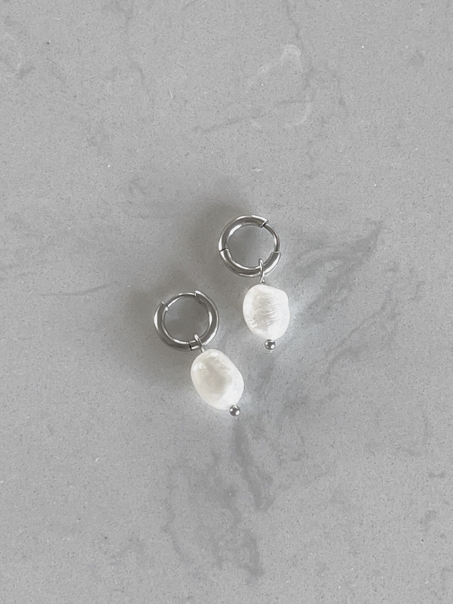 Classic Freshwater Pearl - Earrings - Stainless Steel